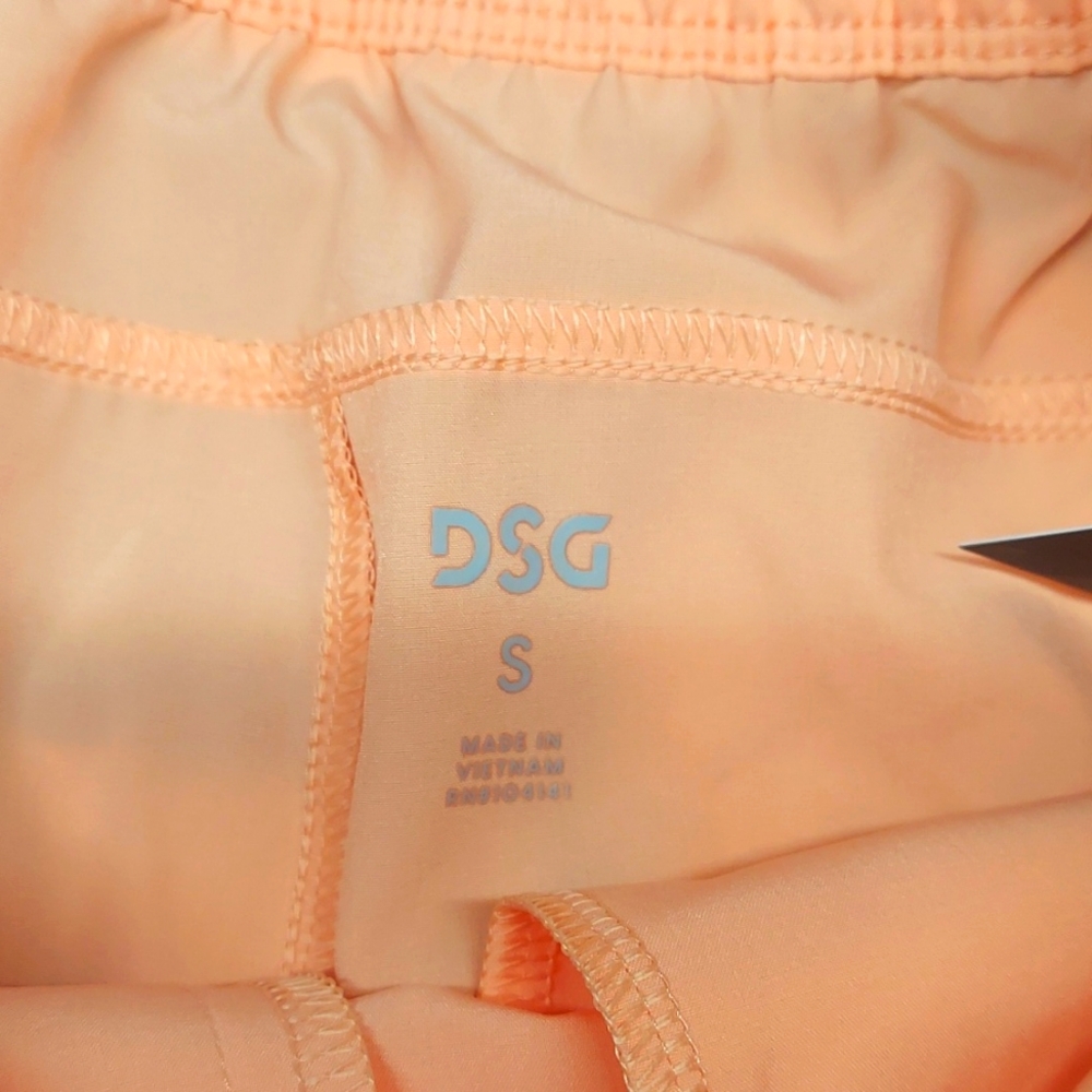 NEW WITH TAGS DSG mens Agility shorts Pink Ray Size Small 6" inseam Athletic Fit - Picture 4 of 10